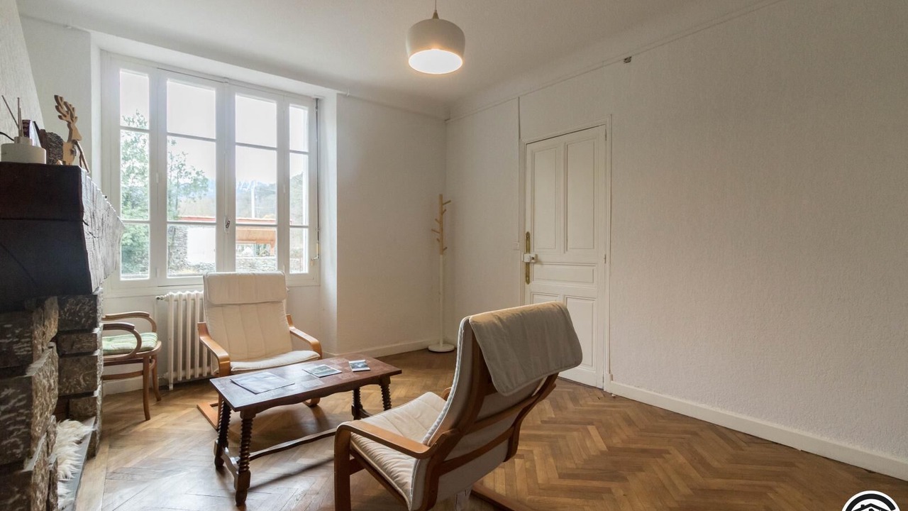 Photo of Others in Estenos