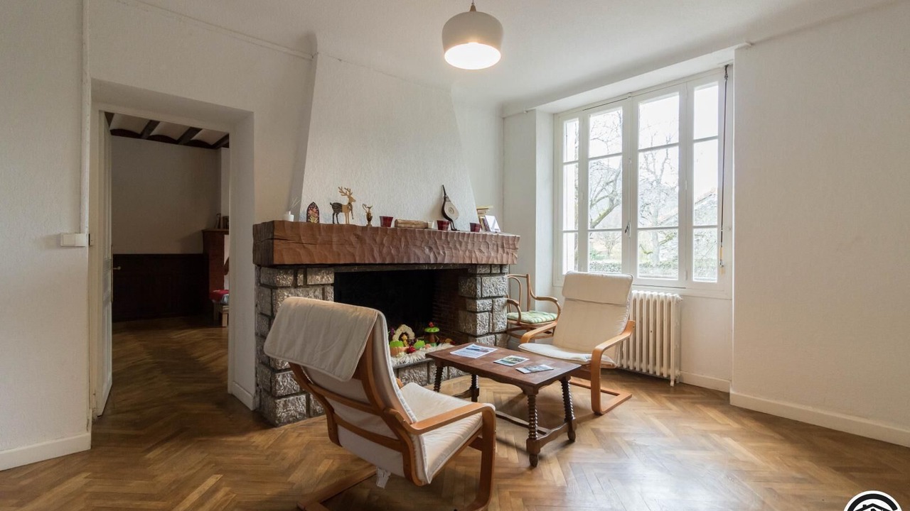 Photo of Others in Estenos