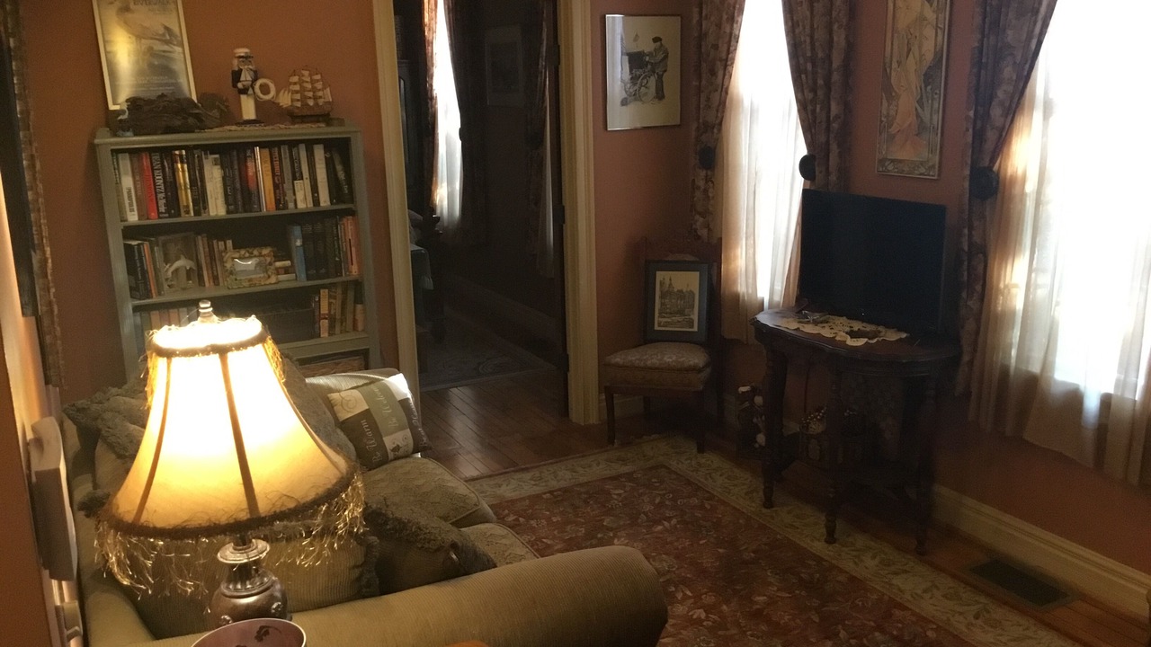 Photo of Livingroom in Tonawanda