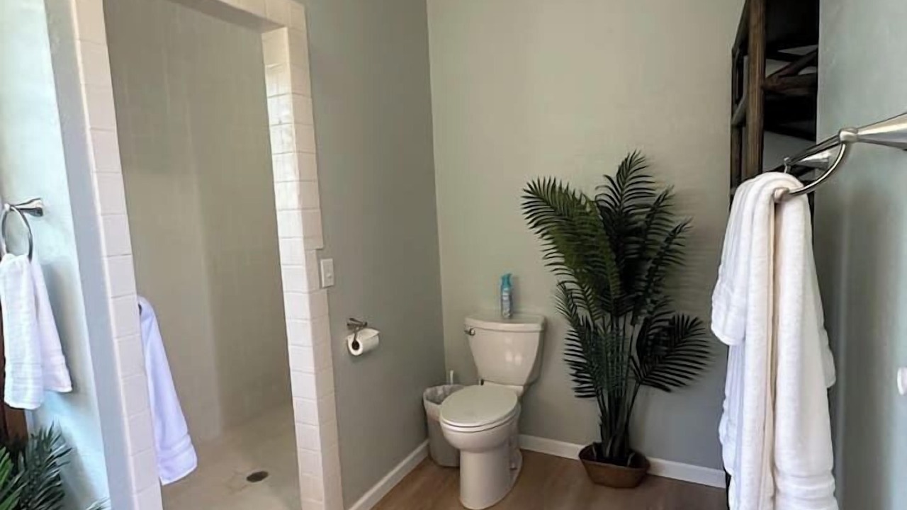 Photo of Bathroom in Kahaluu Bay