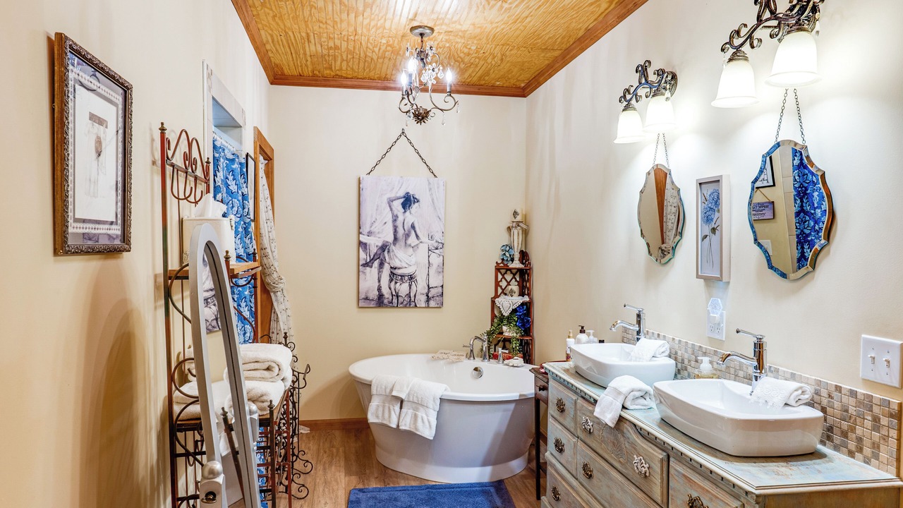Photo of Bathroom in Shining Mountains
