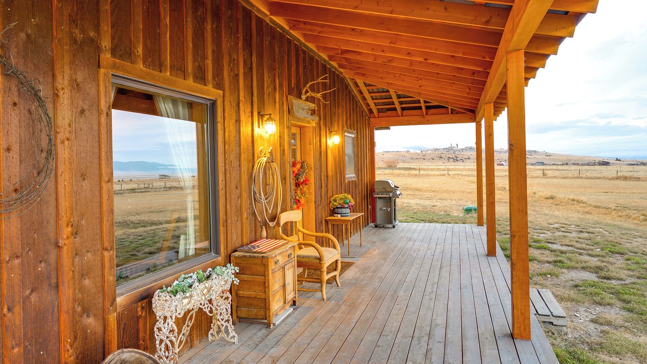 Photo of Patio Balcony in Shining Mountains
