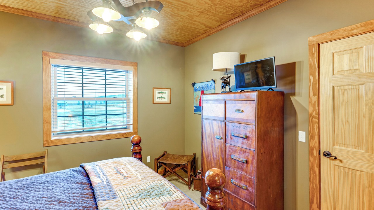 Photo of Bedroom in Shining Mountains