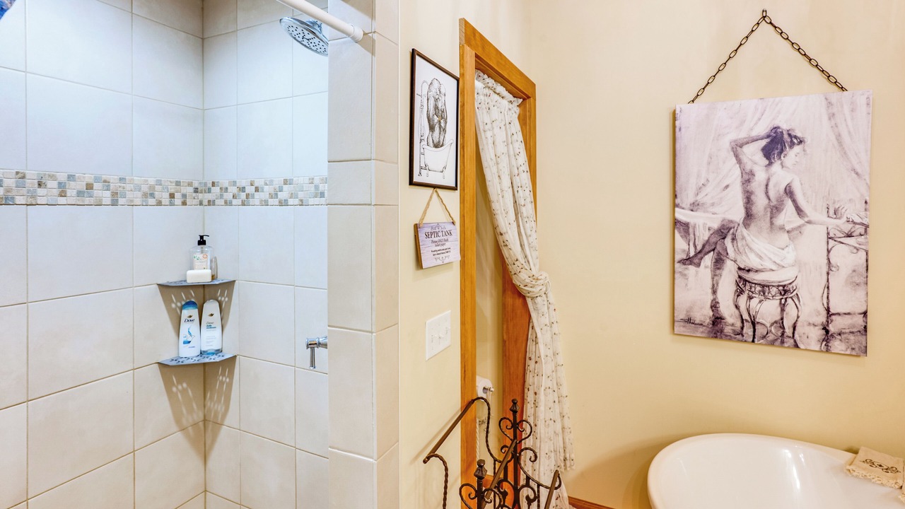 Photo of Bathroom in Shining Mountains