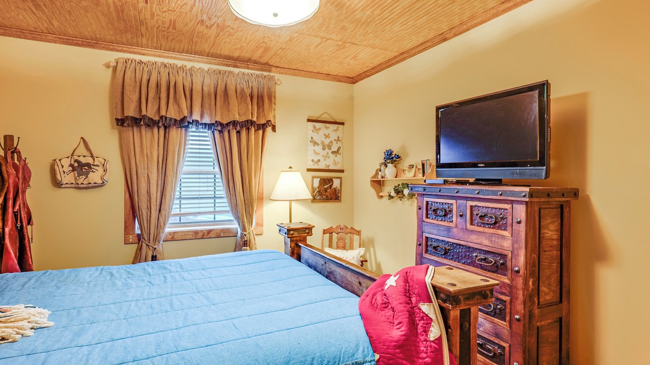 Photo of Bedroom in Shining Mountains