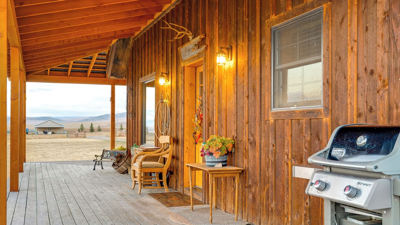 Photo of Patio Balcony in Shining Mountains