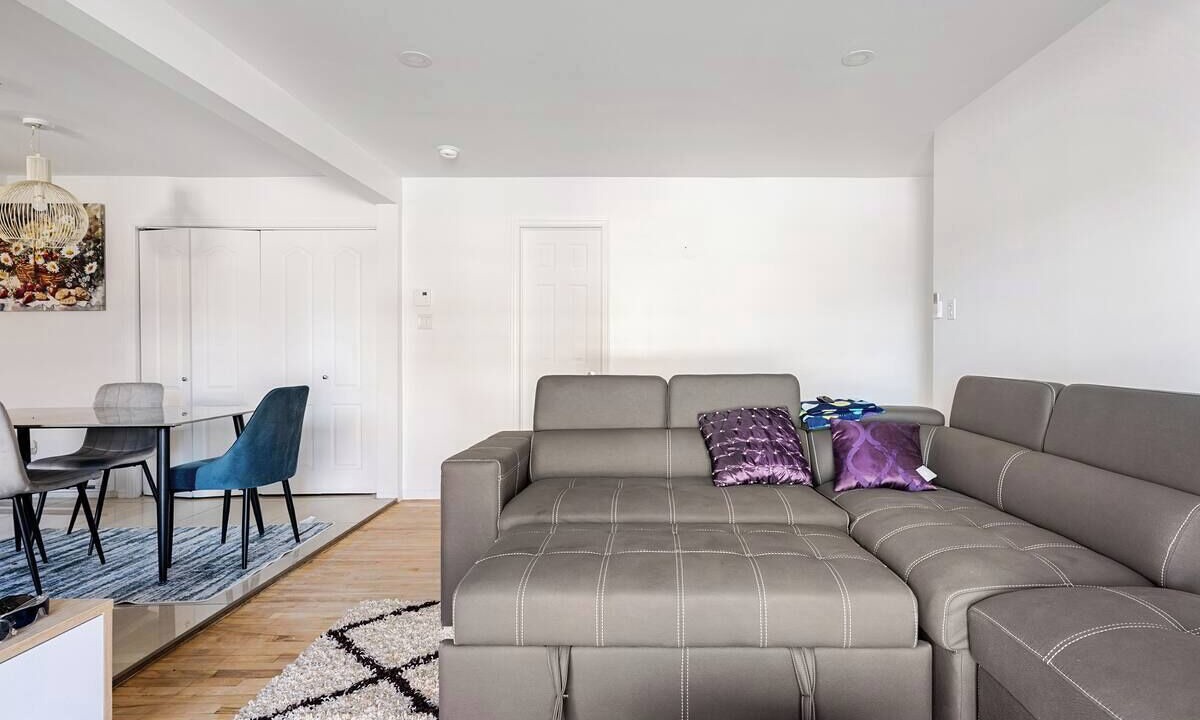 Photo of Livingroom in Laval