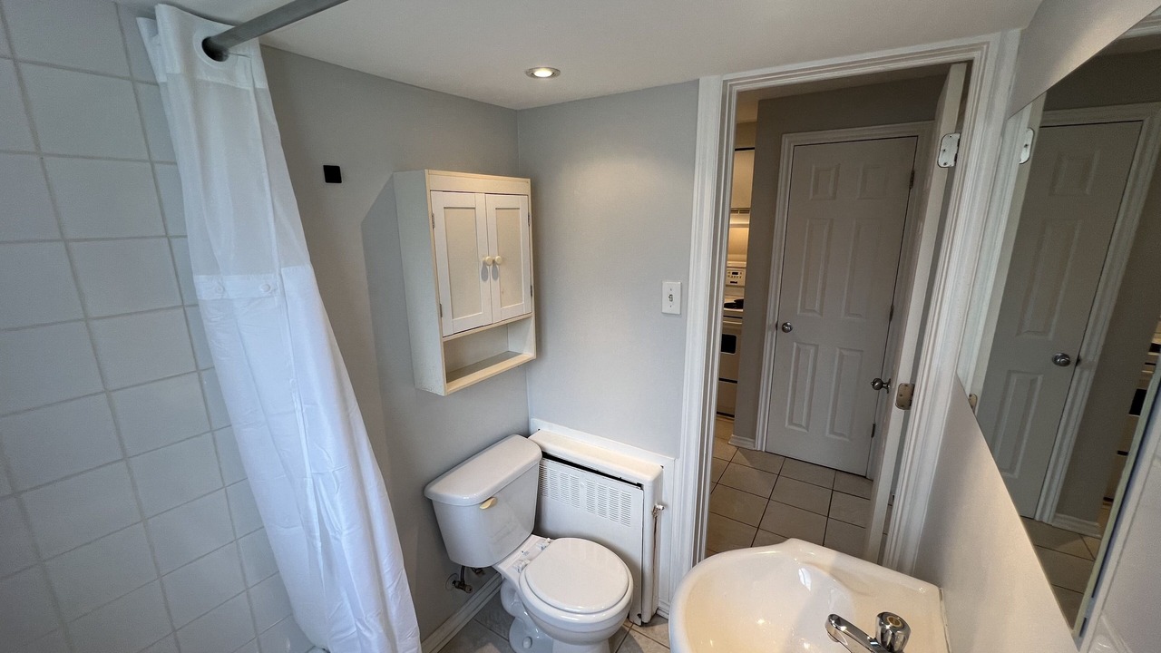 Photo of Bathroom in Ahuntsic-Cartierville