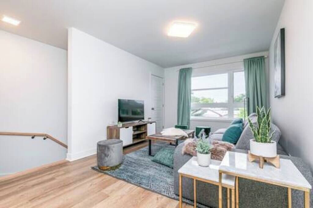 Photo of Livingroom in Longueuil