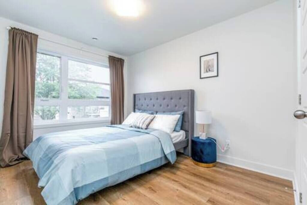 Photo of Bedroom in Longueuil
