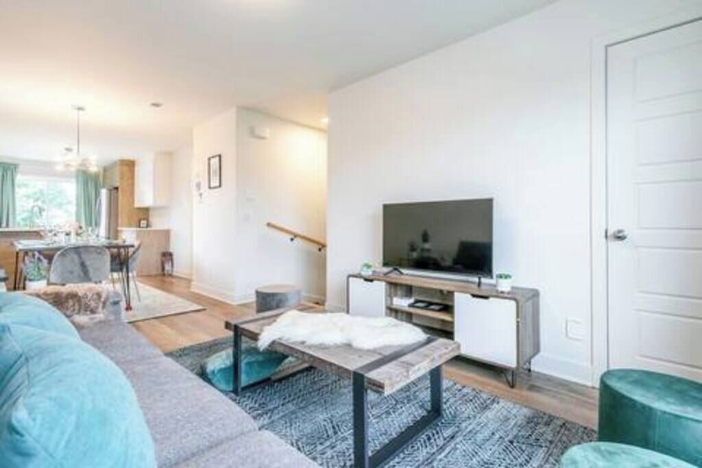 Photo of Livingroom in Longueuil