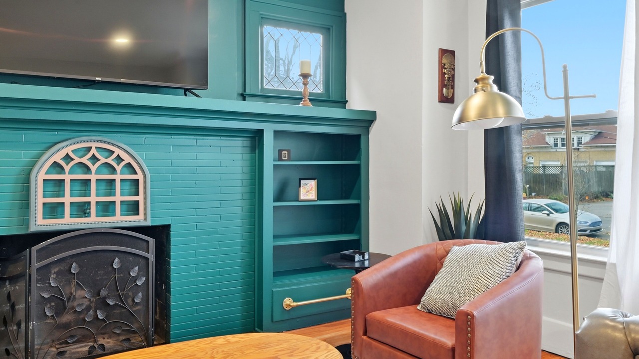 Photo of Livingroom in New Center Detroit