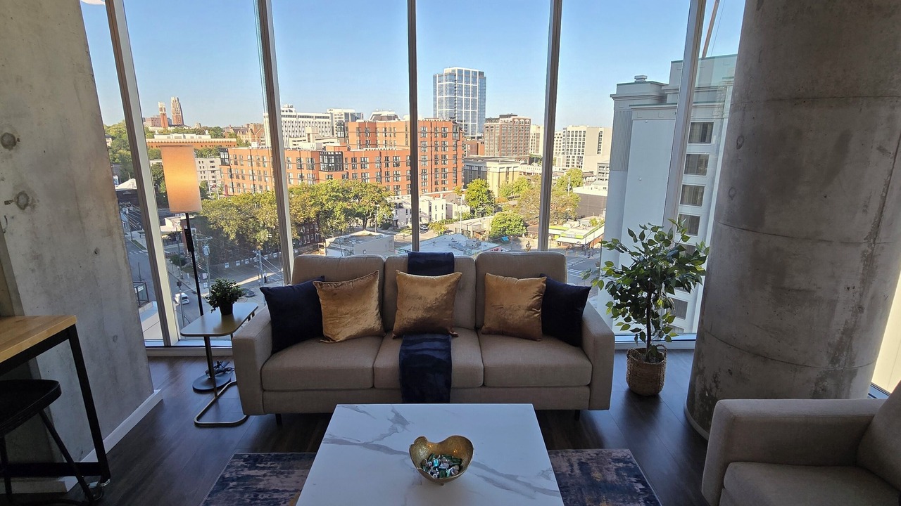 Photo of Livingroom in Music Row