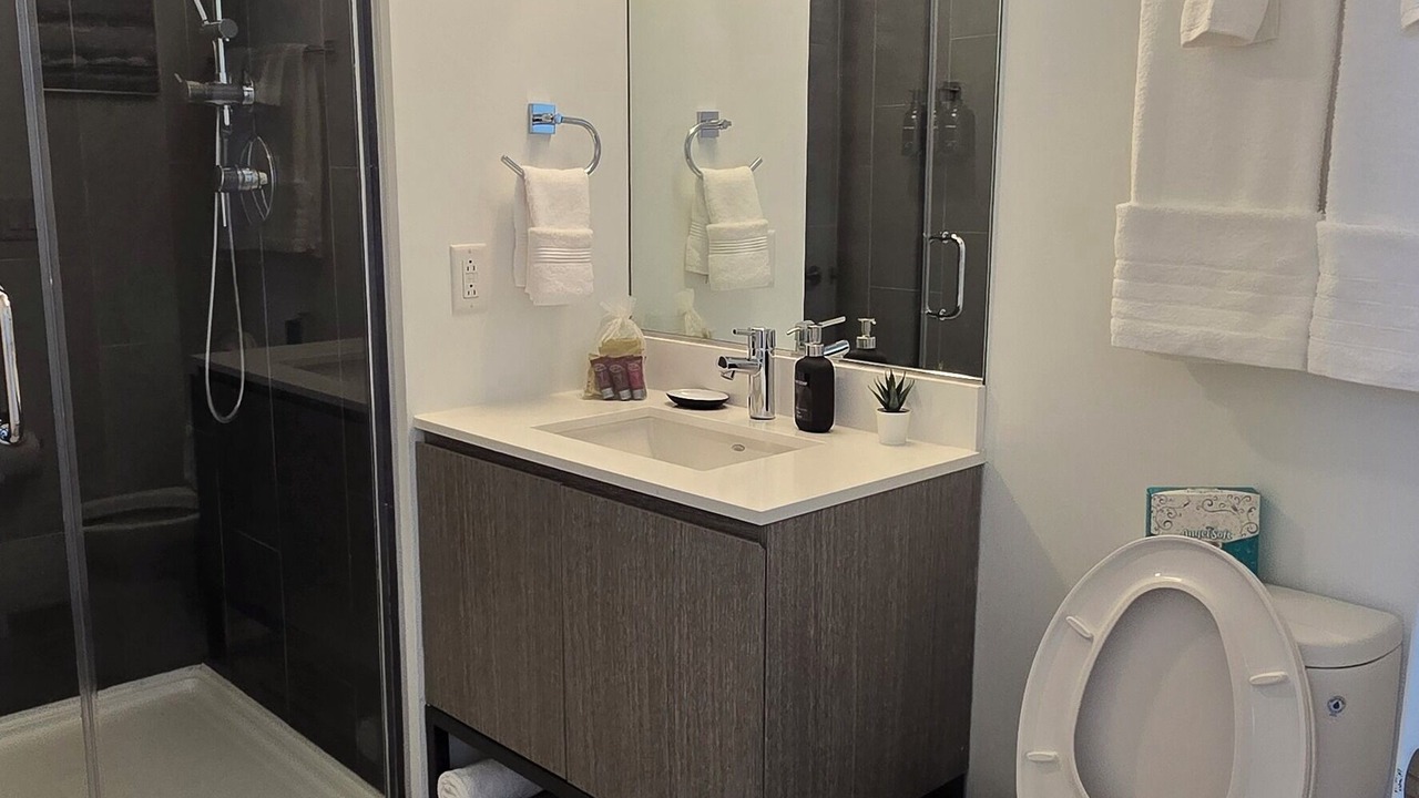 Photo of Bathroom in Music Row