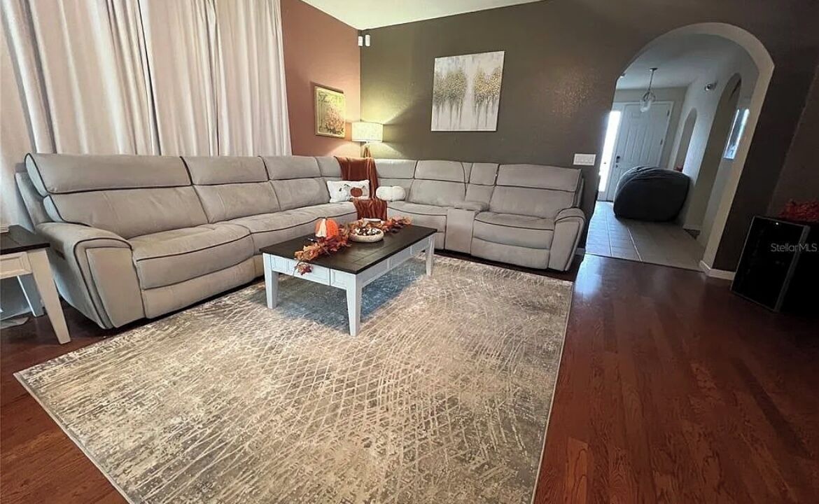 Photo of Livingroom in Trafalgar Village