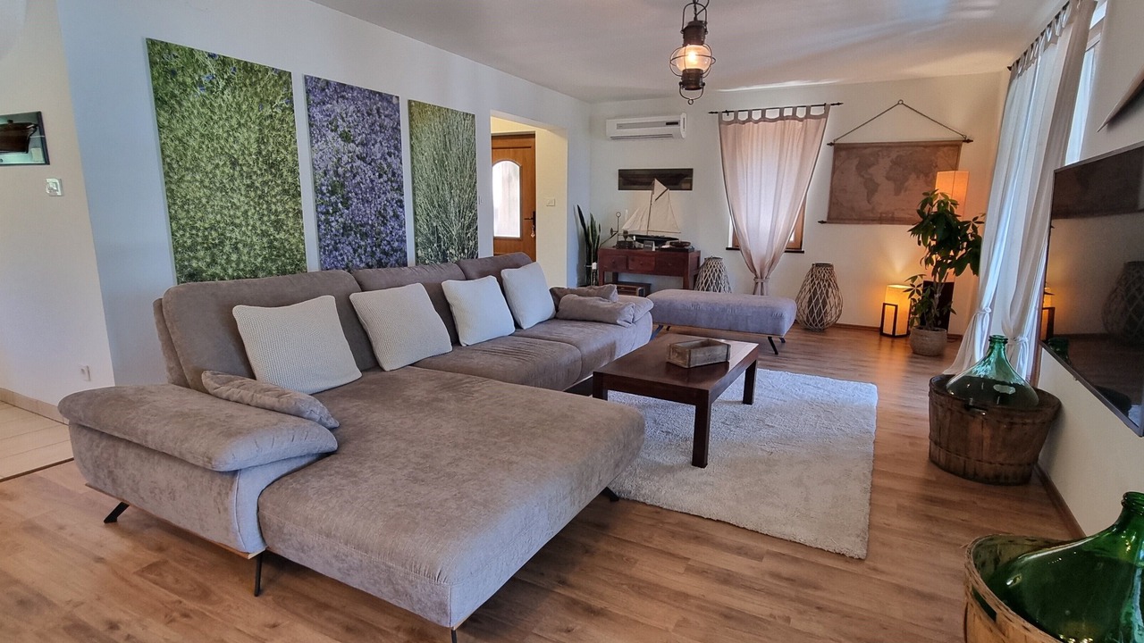Photo of Livingroom in Palit