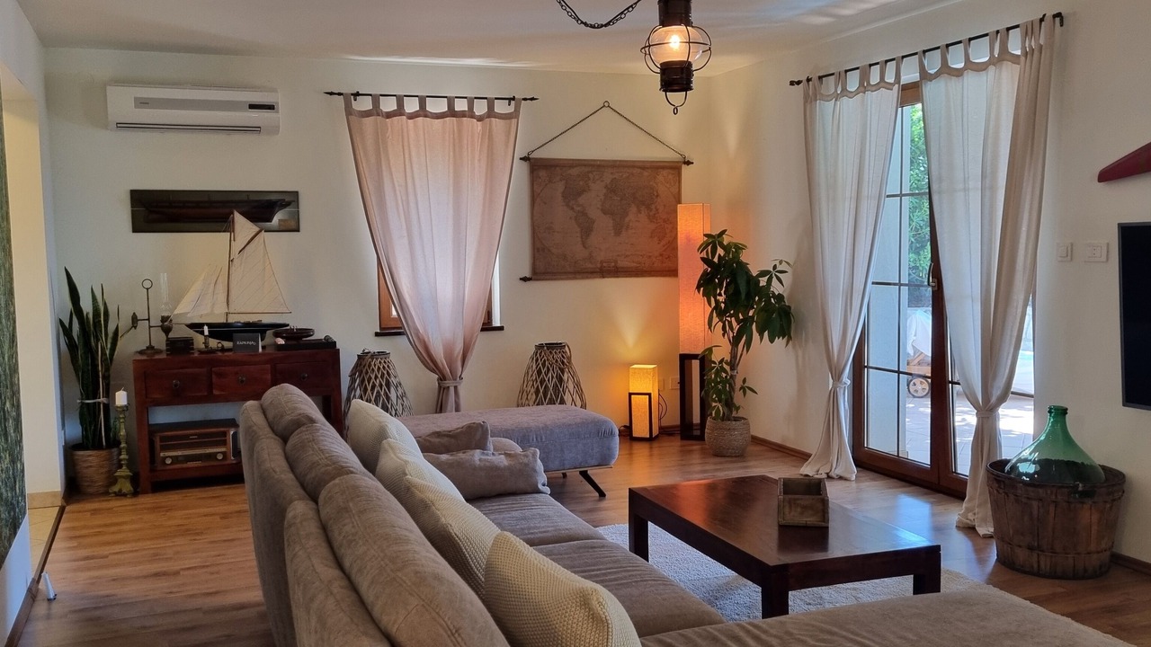 Photo of Livingroom in Palit
