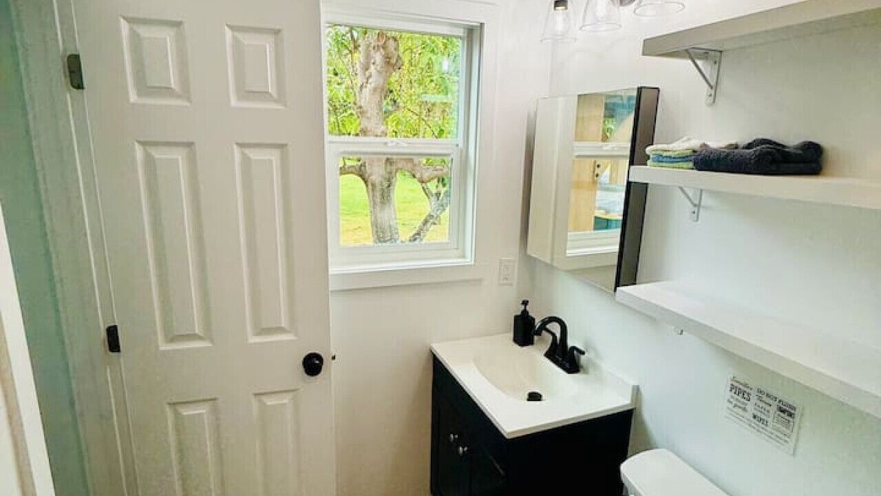 Photo of Bathroom in Mokuleia