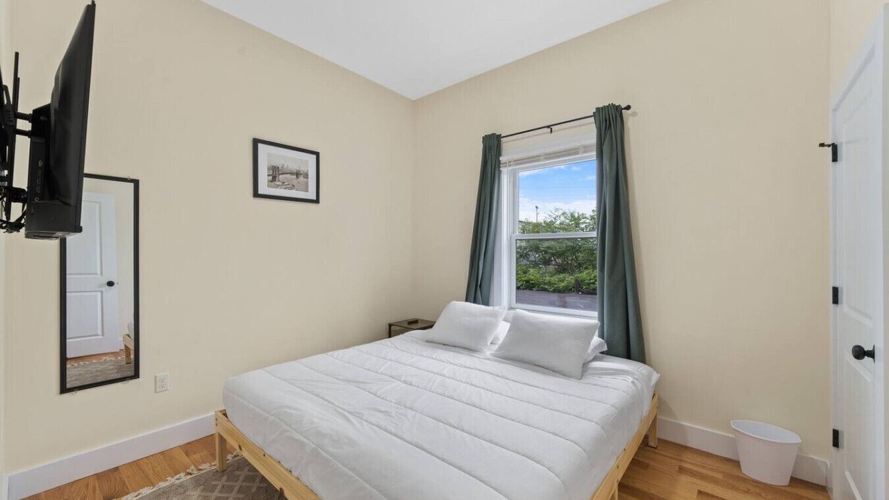 Photo of Bedroom in Communipaw