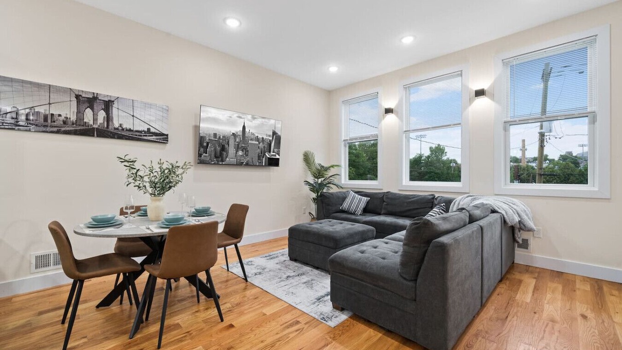 Photo of Livingroom in Communipaw