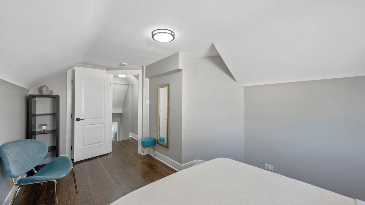 Photo of Bedroom in Maywood