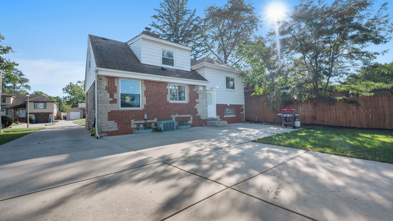 Photo of Outdoor in Maywood