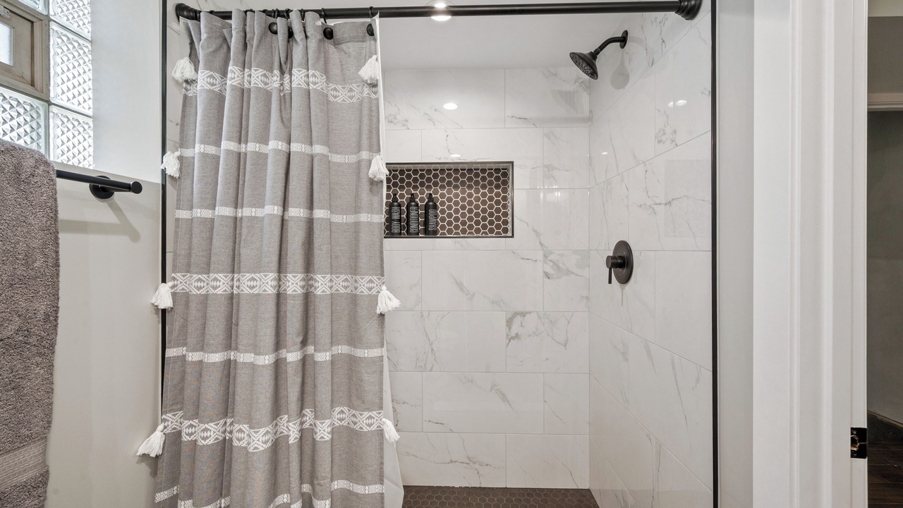 Photo of Bathroom in Maywood