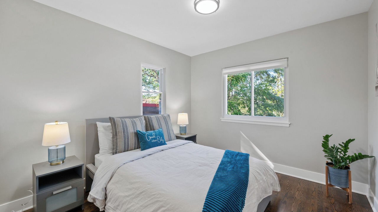 Photo of Bedroom in Maywood