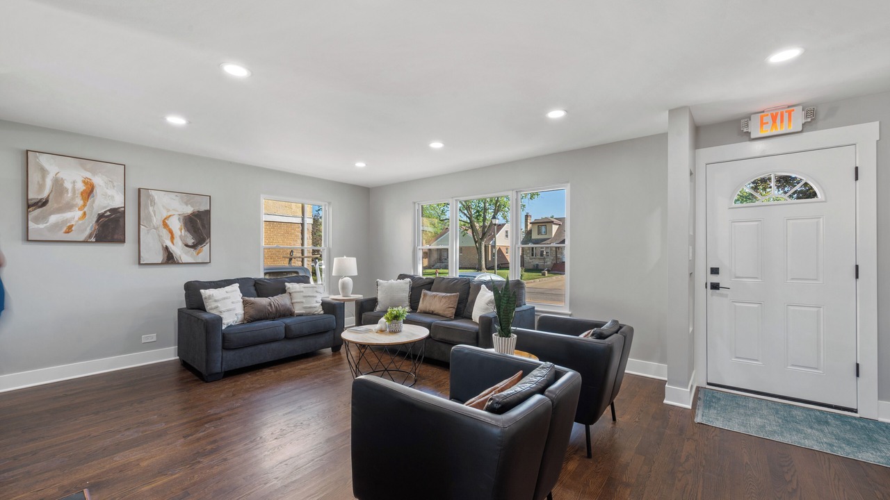 Photo of Livingroom in Maywood