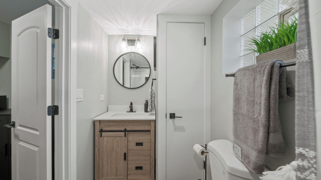 Photo of Bathroom in Maywood