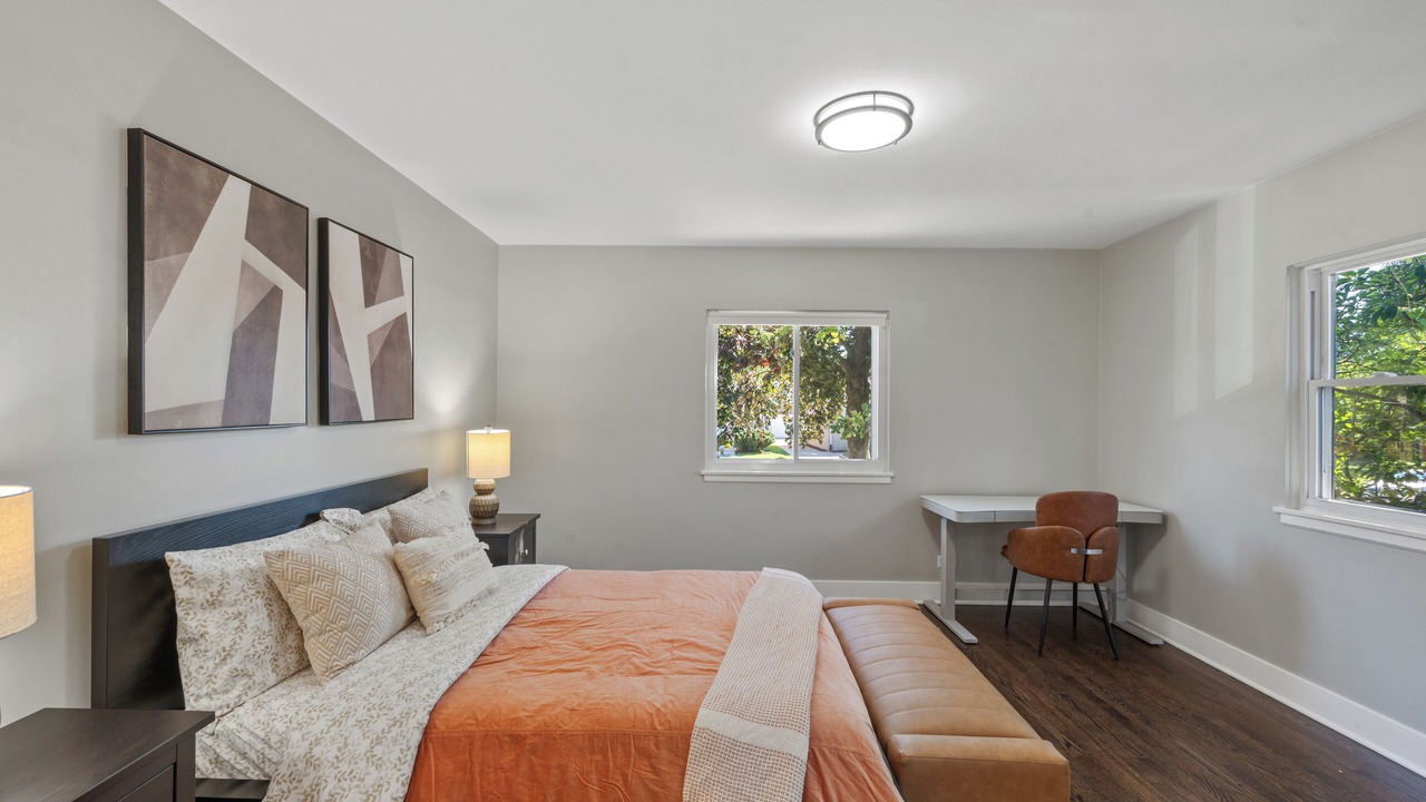 Photo of Bedroom in Maywood