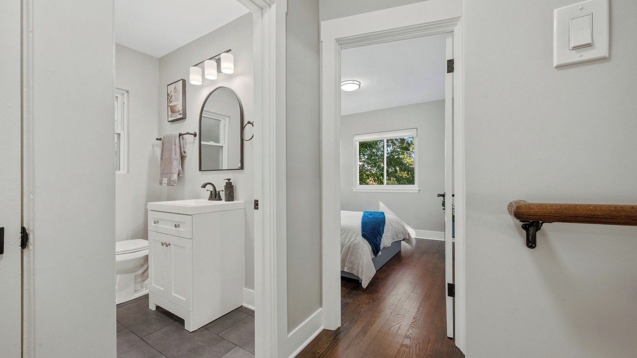 Photo of Bathroom in Maywood