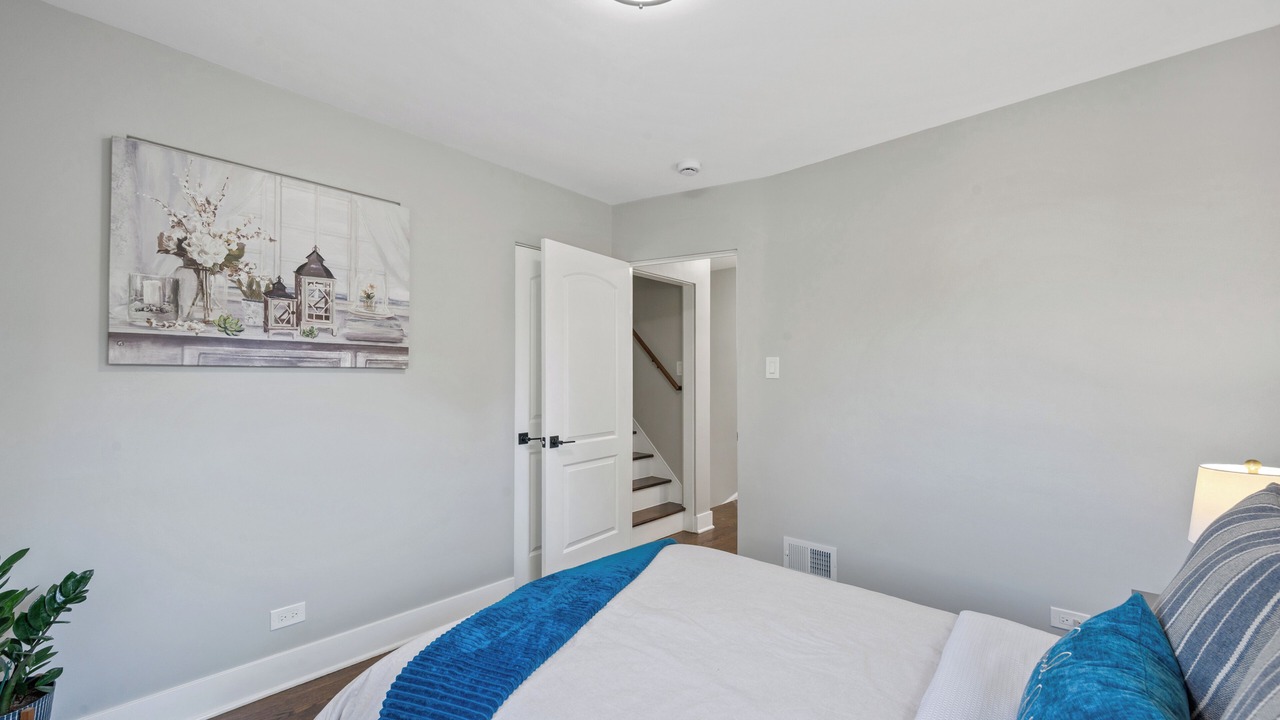 Photo of Bedroom in Maywood