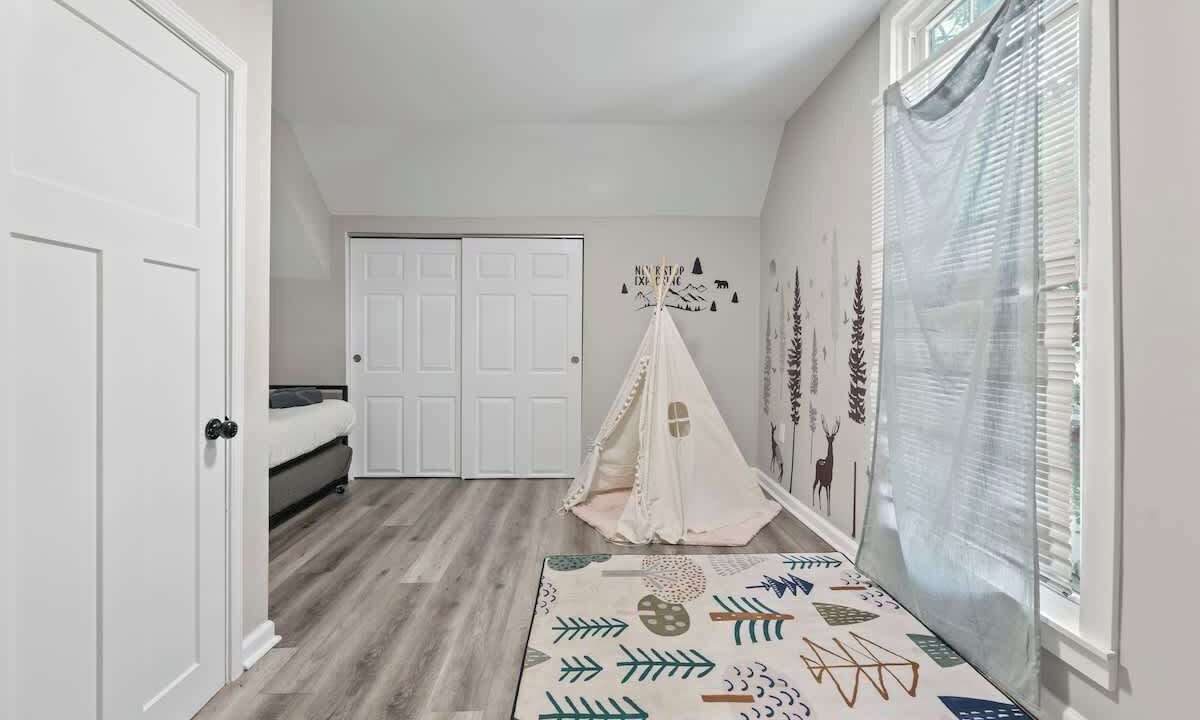 Photo of Bedroom in Noblesville