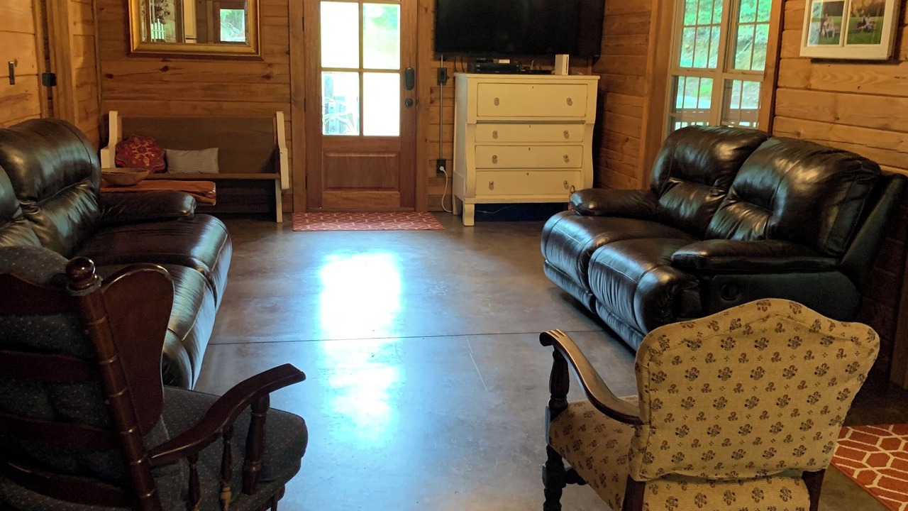 Photo of Livingroom in Wedowee