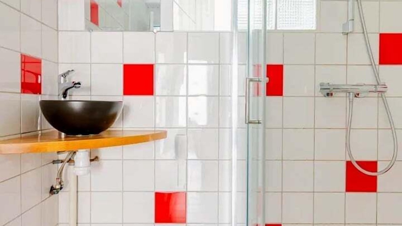Photo of Bathroom in Saint-Laurent-sur-Sevre