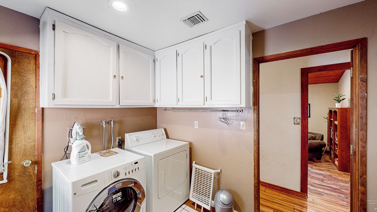 Photo of Others in Jamestown