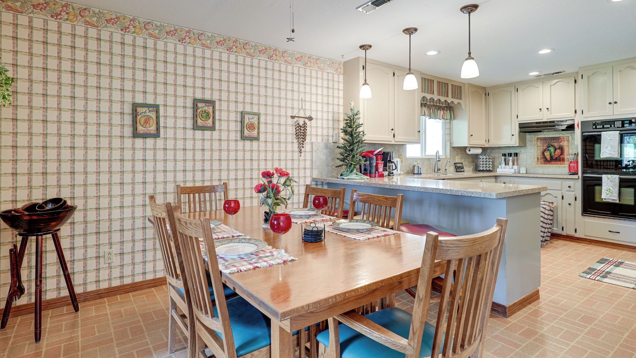 Photo of Others in Jamestown