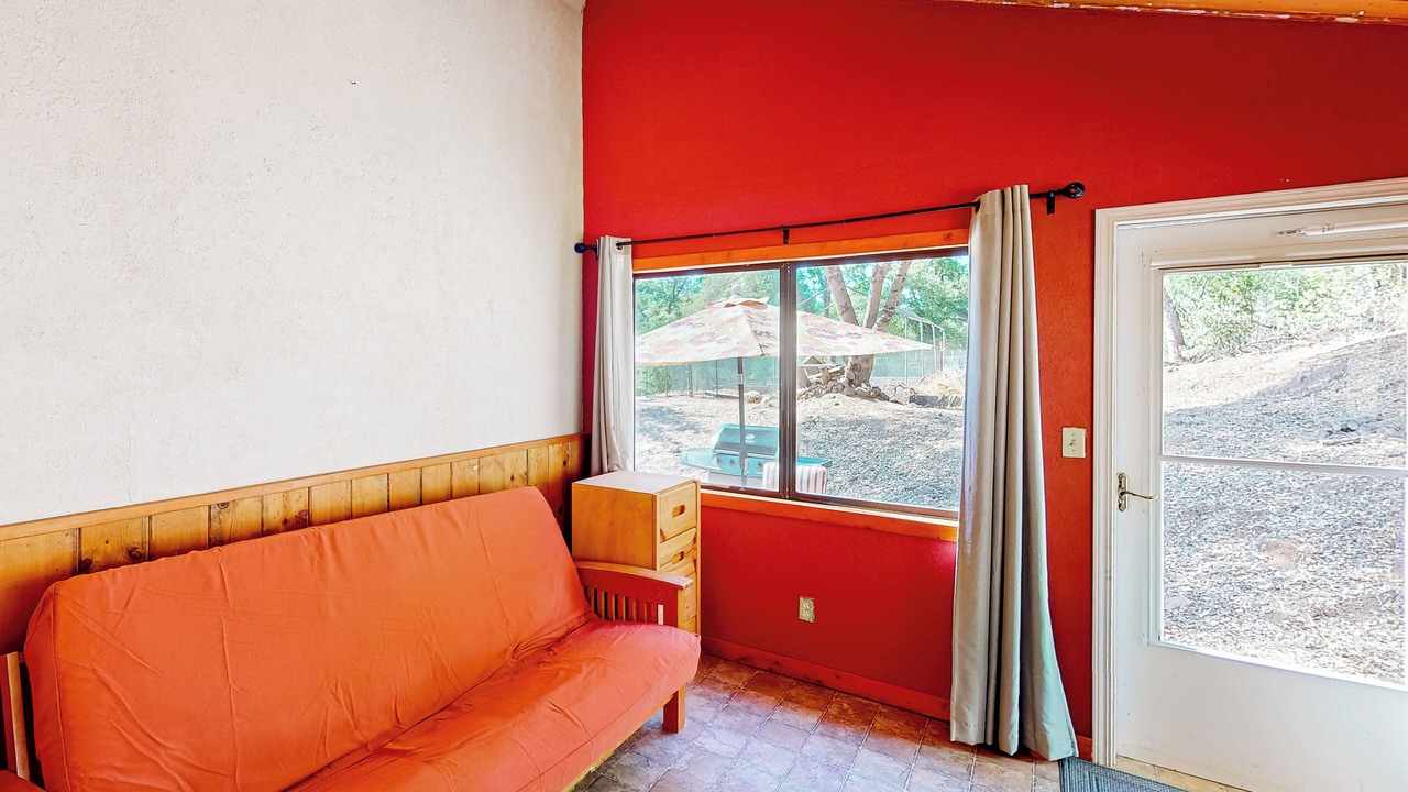 Photo of Livingroom in Jamestown