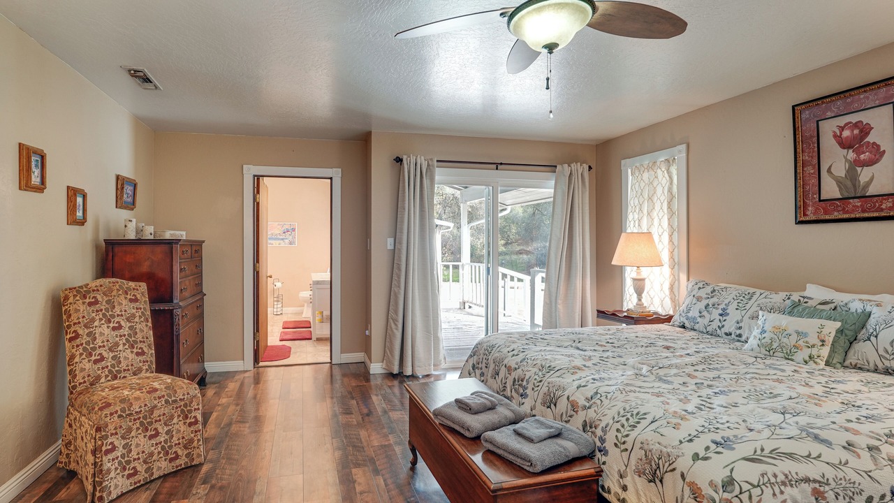 Photo of Bedroom in Jamestown