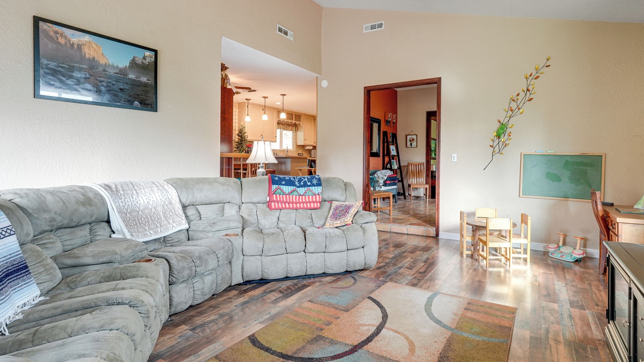 Photo of Livingroom in Jamestown