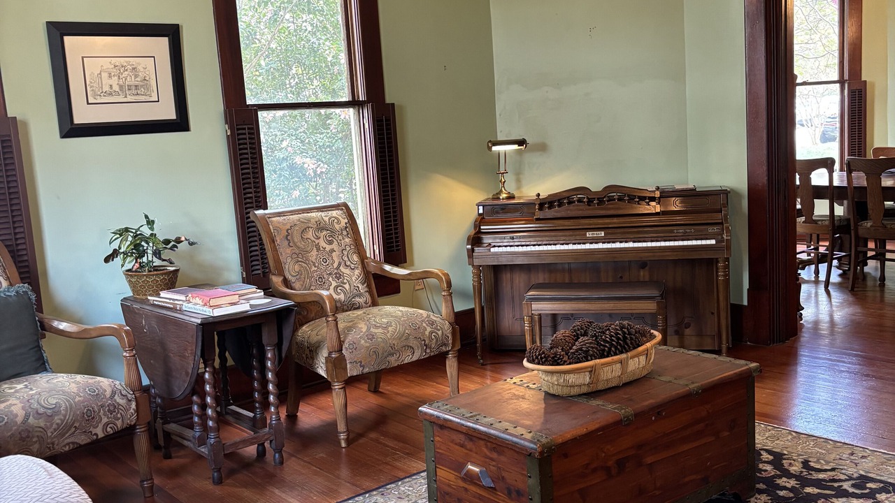 Photo of Livingroom in Nacogdoches