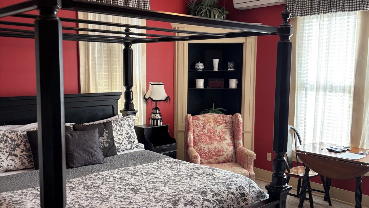 Photo of Bedroom in Nacogdoches
