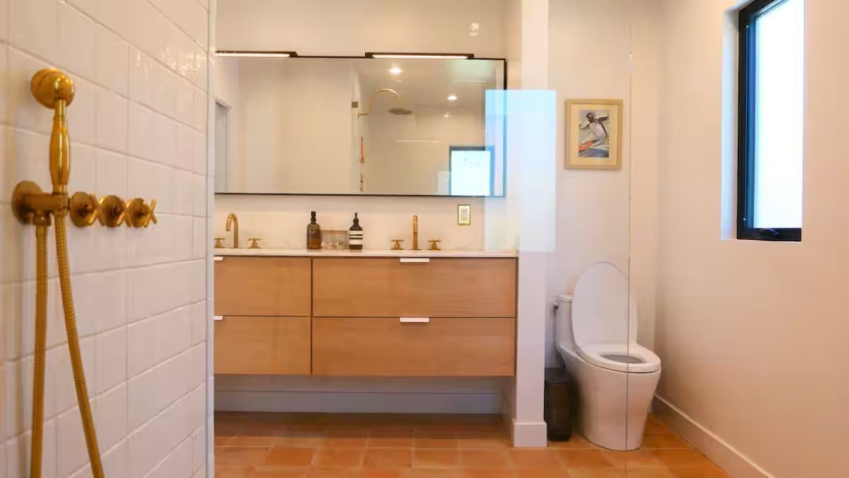 Photo of Bathroom in NoHo Arts District