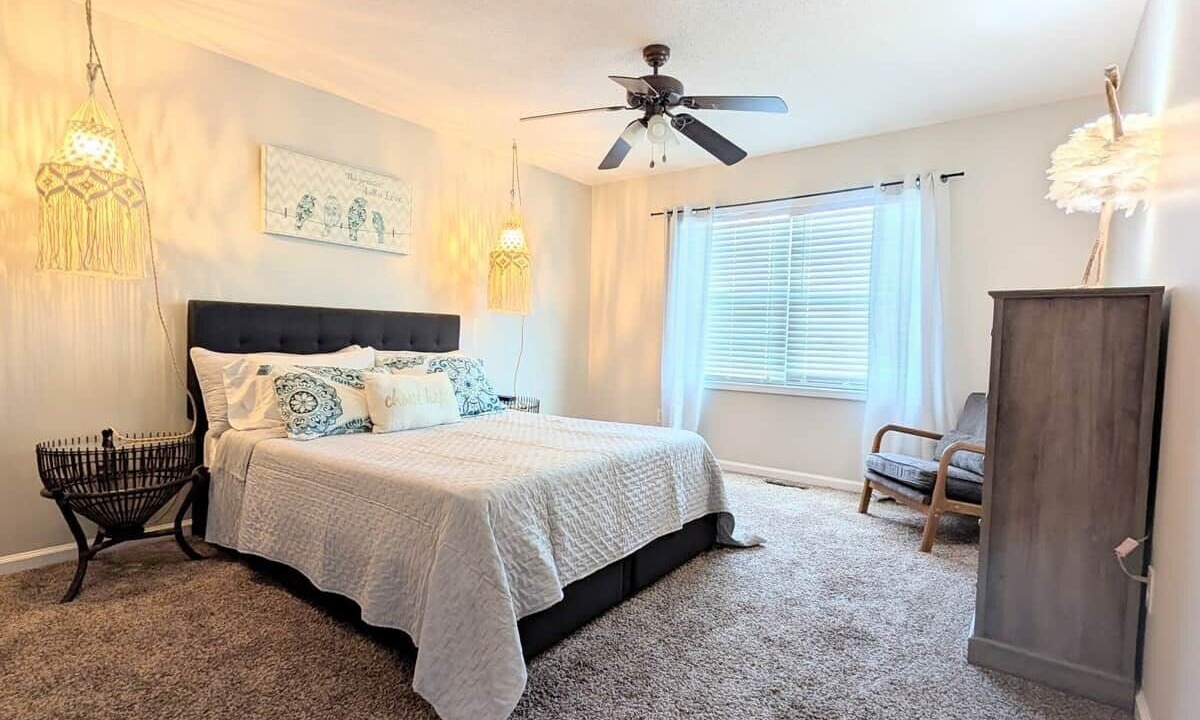 Photo of Bedroom in Enterprise