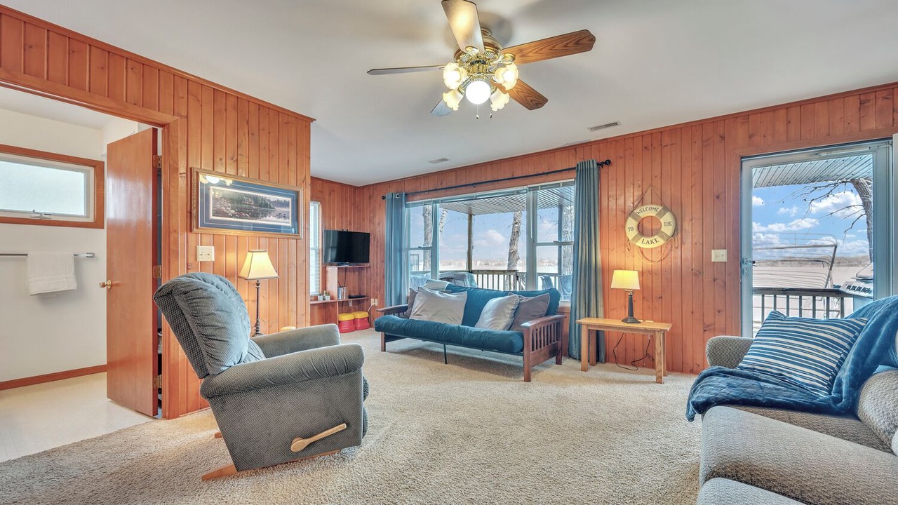 Photo of Livingroom in Spirit Lake