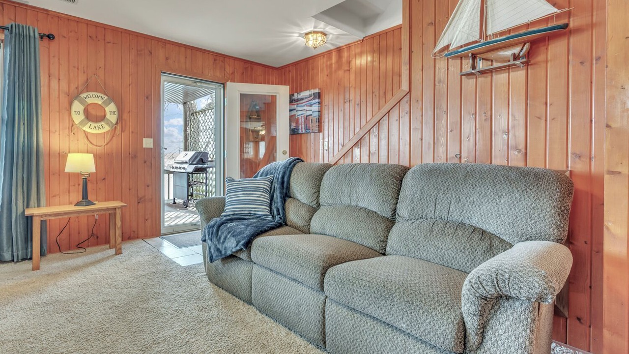 Photo of Livingroom in Spirit Lake