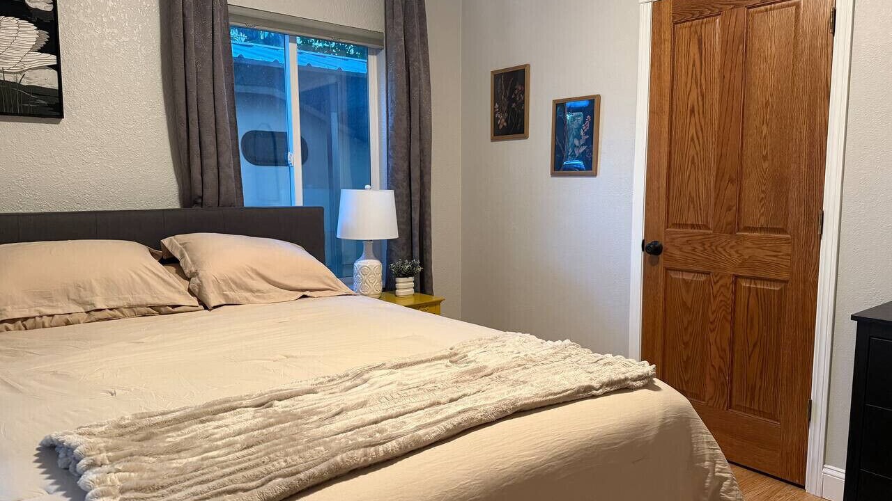 Photo of Bedroom in North Oak Park