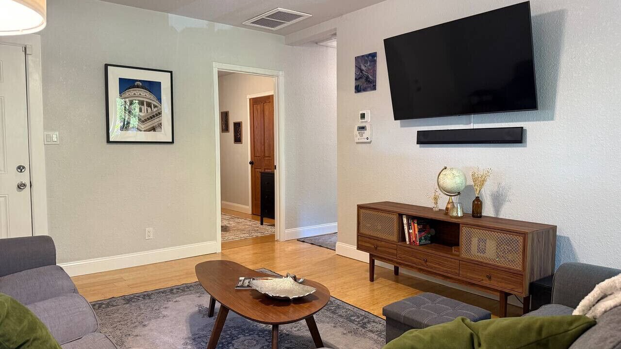 Photo of Livingroom in North Oak Park