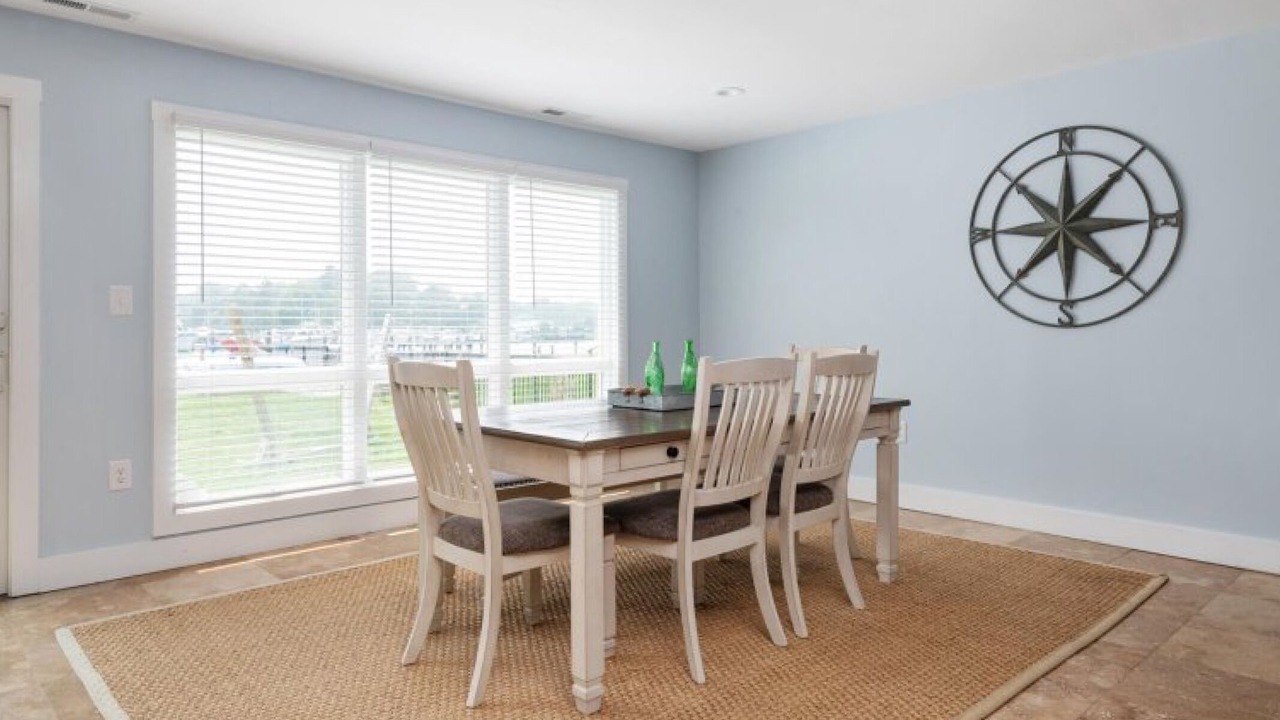 Photo of Livingroom in Tilghman
